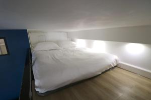 Studio rénové au coeur de Paris