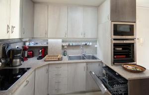 Seaside Apartment with a great view in Chalkida