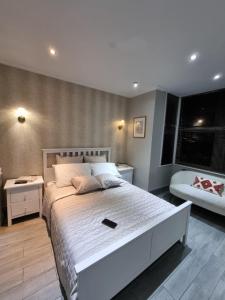 Convienent - Chic Town Centre Studio- Nr Luton Airport - Free Parking