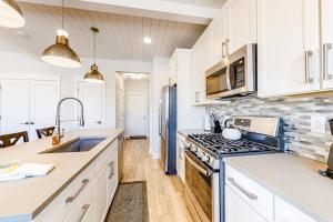 New-build at Wasatch Springs with private hot tub - near Park City