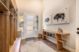 On Top of the Mountains - Unit A - Townhouse in Hideout with foosball table