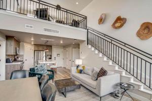 Top floor resort condo with incredible amenities and shuttle serviceWelcome to B