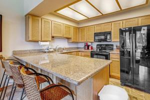 Lakeside gem with indoor hot tub at Deer Valley Resort