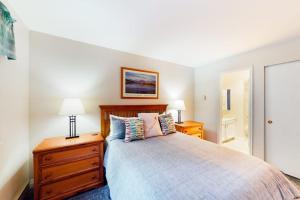 Near skiing with two lofts fireplace pools hot tub mountain-view & sauna