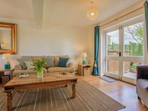 3 Bed in Lyme Regis oc-61809