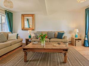 3 Bed in Lyme Regis oc-61809