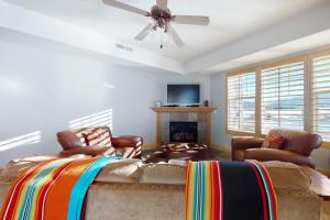 Two-Story Condo Near Skiing with Fast WiFi Central AC Fireplace & Grill
