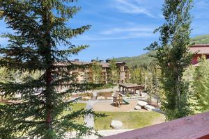 Ski-in - ski-out condo with mountain views shared hot tub & pool & Club Solitude access