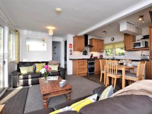 2 Bed in Minehead oc-blsvi