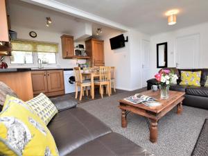 2 Bed in Minehead oc-blsvi