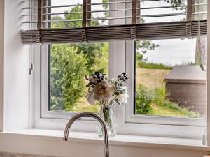 1 Bed in Pontypool oc-83405