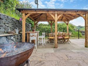 4 Bed in Brecon oc-82529