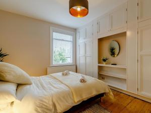 3 Bed in High Peak oc-88180