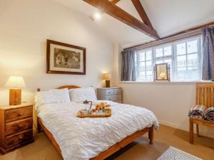 3 Bed in Abergavenny oc-90233