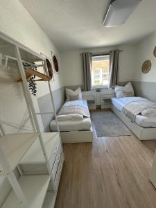 Hostel by BookieBooking