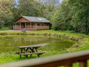 2 Bed in Holsworthy oc-85563