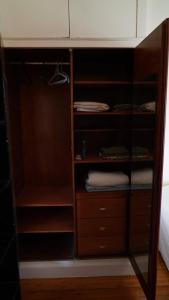 Beautiful room with private bathroom close center
