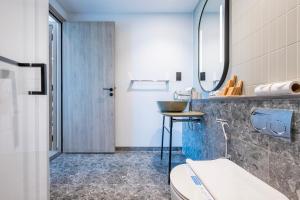 Designer 1 BR with Burj Khalifa and Canal Views