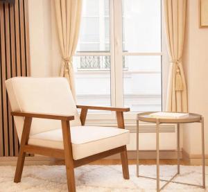 Eiffel Tower - Premium studio