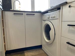 Boutique Central Studio Apartments - ENJOY TRAVEL