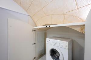 Petit Maison Martini