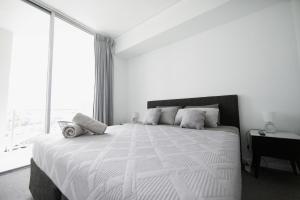 Rooftop Apartment - Heated Pool & Beach access