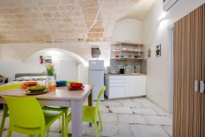 Petit Maison Martini