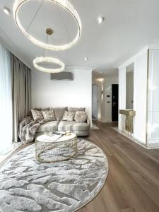 Sopot Okrzei Luxury Glamour Suite - 700m to Beach by Downtown Apartments
