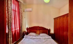 group stay in Tbilisi including one day city free tour