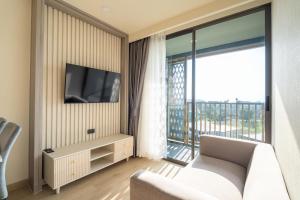 Brand new Ozone Bangtao Condo by Lofty