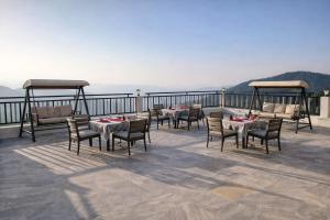 The Hamilton Valley View, Koti - A Beautiful Resort in Clouds