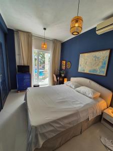 Tivat 4 bed villa with pool near centar