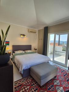 Tivat 4 bed villa with pool near centar
