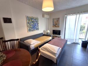 Apartment SEA VIEW in front of the beach of Agia Marina
