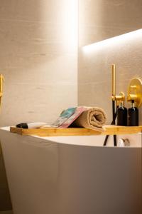 Luxury 1BR Apartment in Nida I ᴄᴏʜᴏsᴛ