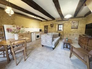 Charming gîte 1-2p with terrace on green domain - LIris