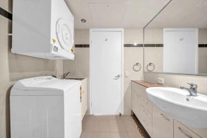 Sleeps 4 People - City Centre - 100m to New Casino