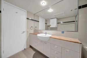 Sleeps 4 People - City Centre - 100m to New Casino