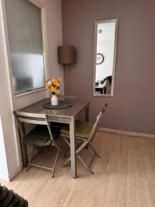 Le Riviera Rue dAntibes Cannes Plage et Palais des Festival