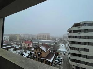 Apartament cu 2 camere decomandate