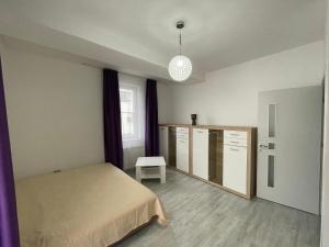 Apartament cu 2 camere decomandate