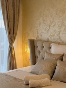 La Luna Deluxe Room with Pool & Jacuzzi, Bikes and Secured Parking