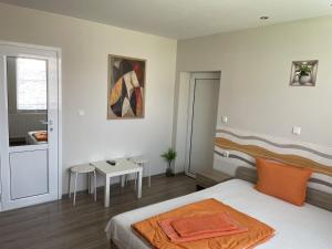 Къща" И пак дойдох"