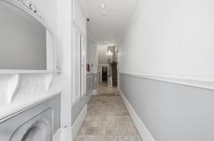 Elegant & Modern Boutique Apartment in Hyde Park