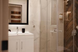 Central Premium Suites