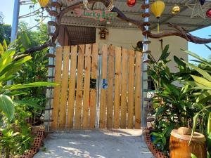 Lucky Home - Boutique Tropical Hideaway
