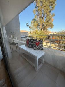 Departamento con piscina y Estacionamiento, A Pasos del Casino Antay