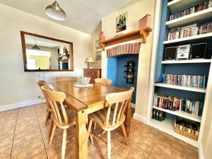 3 Bed in Aberdyfi oc-dy024