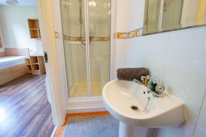 Comfortable Limerick City Stay