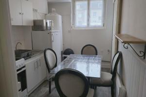 City center apartment near the train station